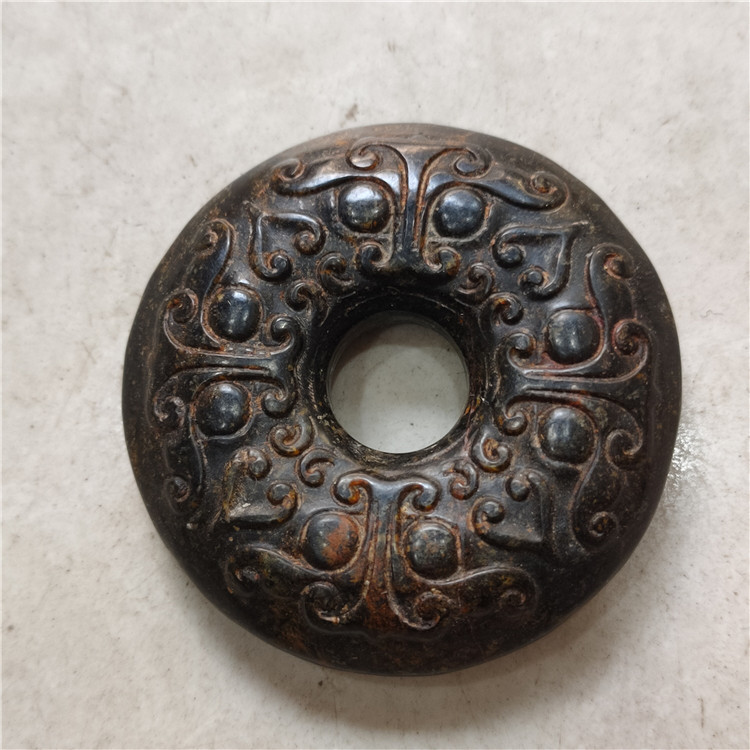 供应珠宝仿古做旧铁石红山文化玉瑞兽玉环挂件玉吊坠手把件玉佩