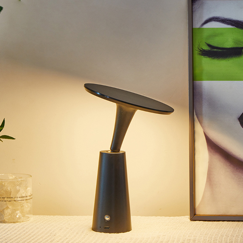 Cross-Border Designer New Ufo Table Lamp Usb Charging Quiet Bar Bar Decoration Desktop Atmosphere Creative Small Night Lamp