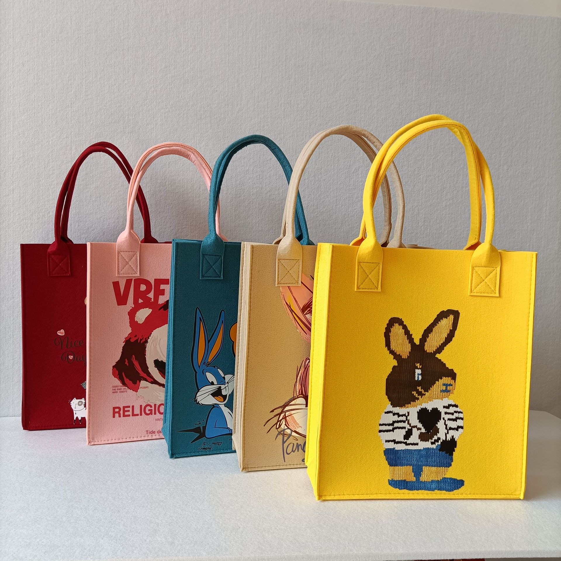 Spot Felt Bag Cartoon Printed Tote Student Fashion All-Match Felt Handbag Factory Wholesale