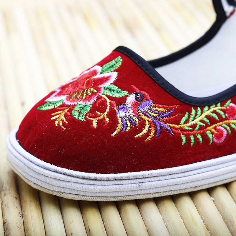 纯布底千层纳布底女士绣花鞋手工上线刺绣妈妈鞋方口平底黑布鞋子