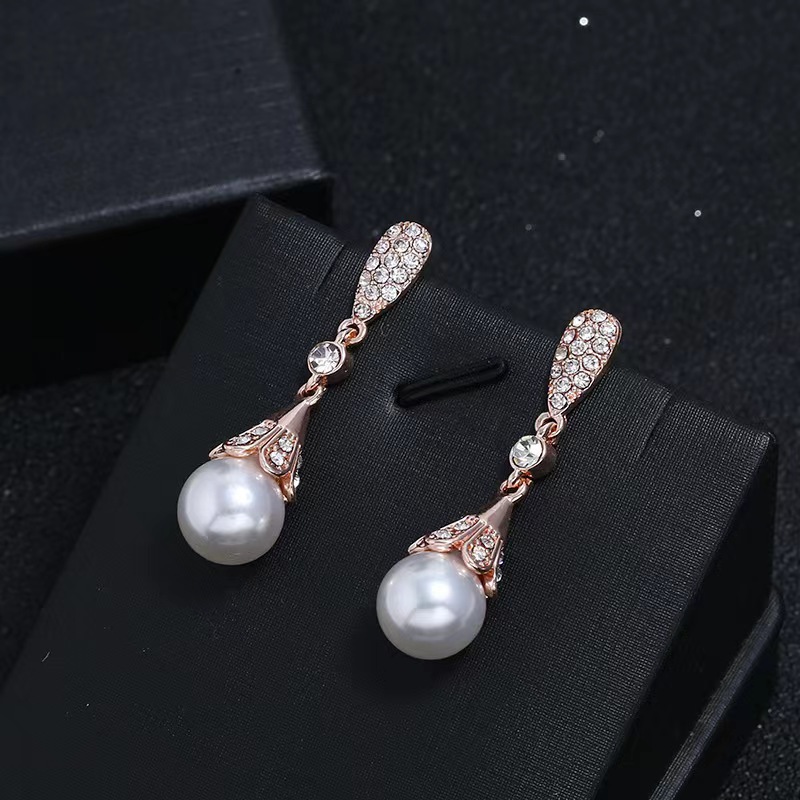 新款长款珍珠耳环合金百搭女式流苏正圆水滴耳坠甜美耳饰工厂批发