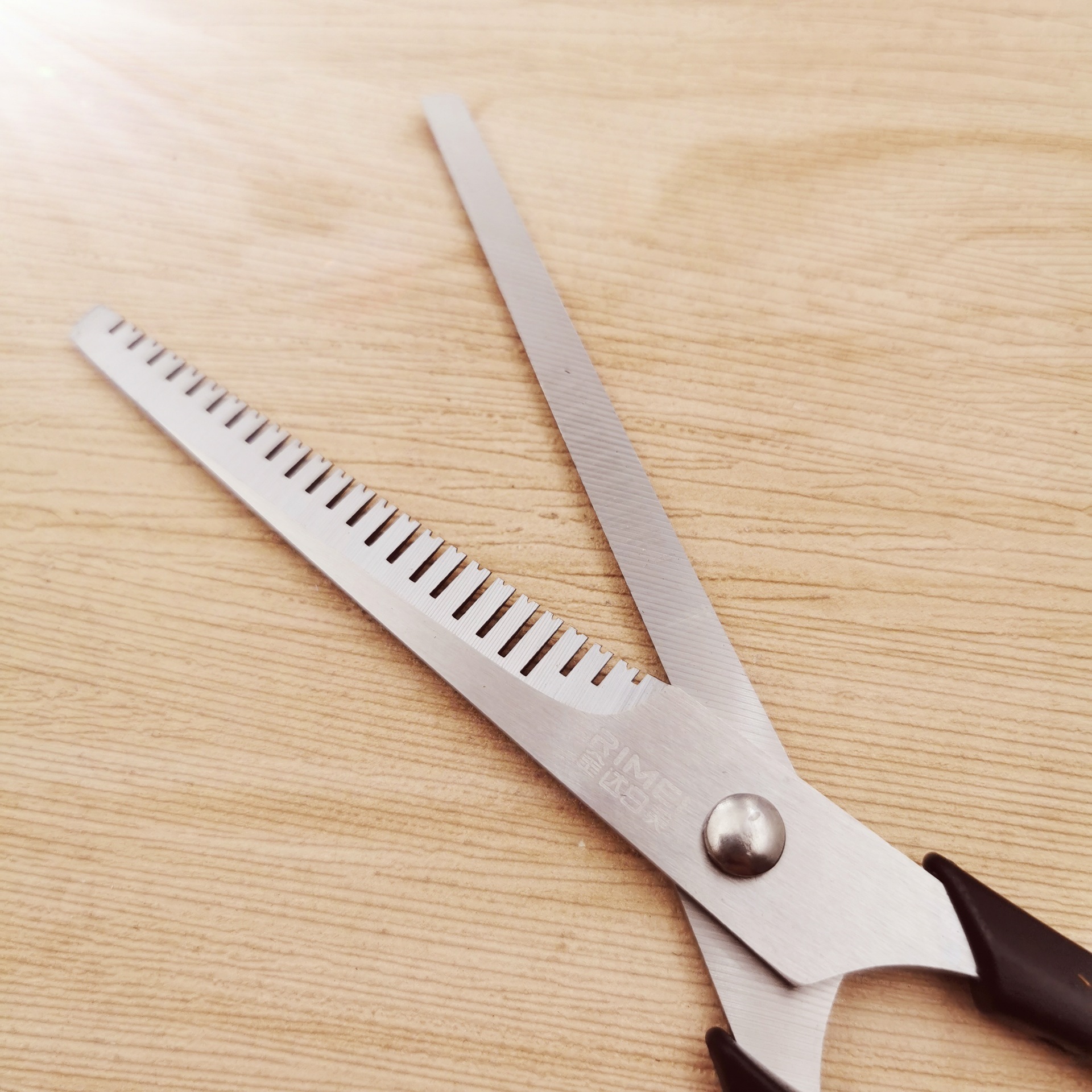 金达日美5082剪刀 5081平理发剪 碎发剪 剪头发 钢材黑柄日美剪刀