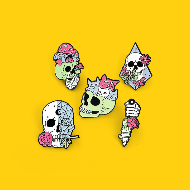 New Cartoon Hot Selling Creative Skull Rose Series Brooch Ornament Personality All-Match Paint Badge