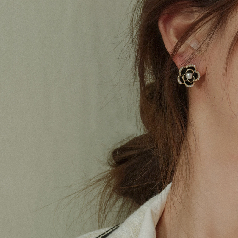 South Korea High-Grade Classic Style Camellia Ear Studs Sterling Silver Needle Earrings Internet Celebrity Elegance Retro Earrings New Fashion