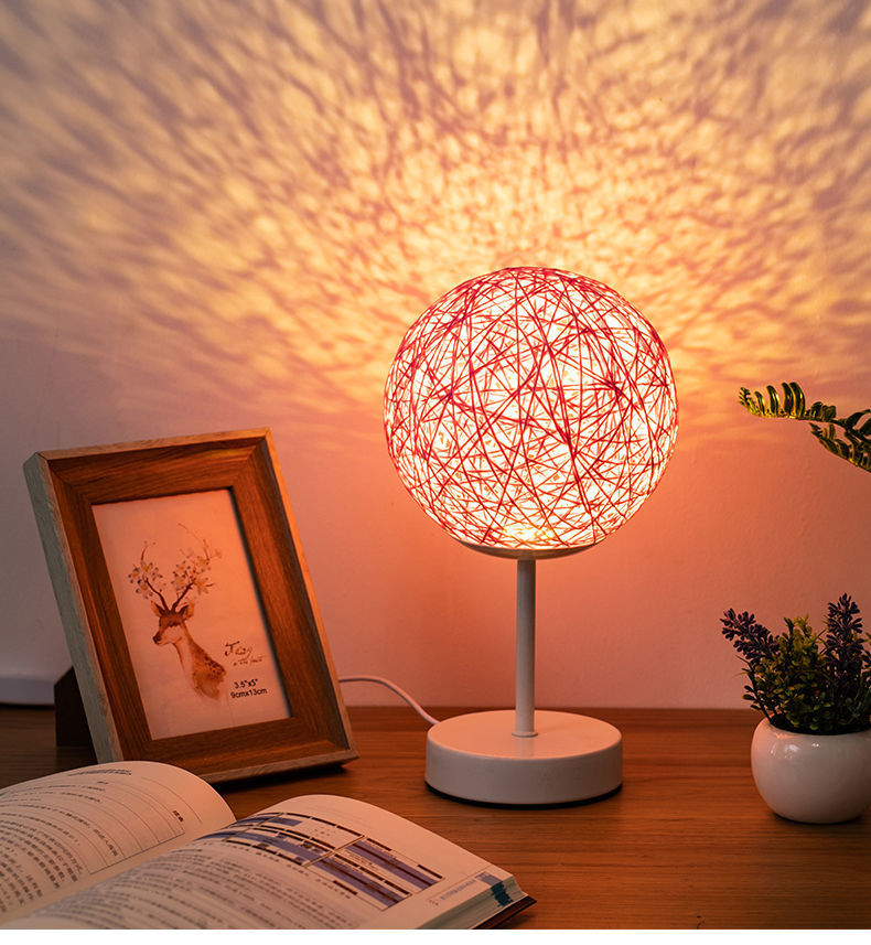 北欧少女心台灯卧室床头led灯插电节能月球藤球星空投影创意浪漫