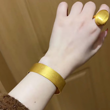 黄金色拉丝宽版开口手镯独特个性时尚复古中古简约百搭新款手环