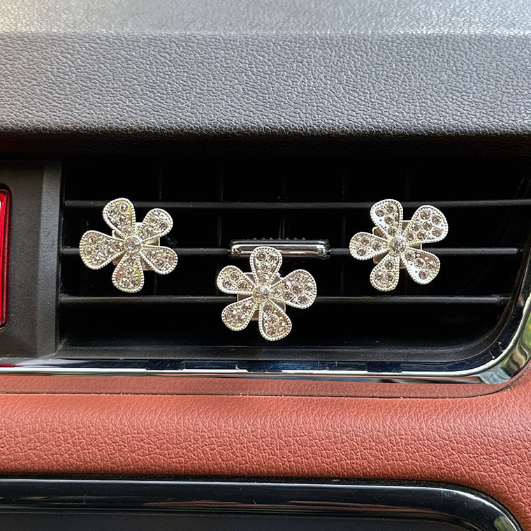 cross-border trade car five-petal flower full diamond rhinestone car vent incense aromatherapy clip air conditioning vent decorations