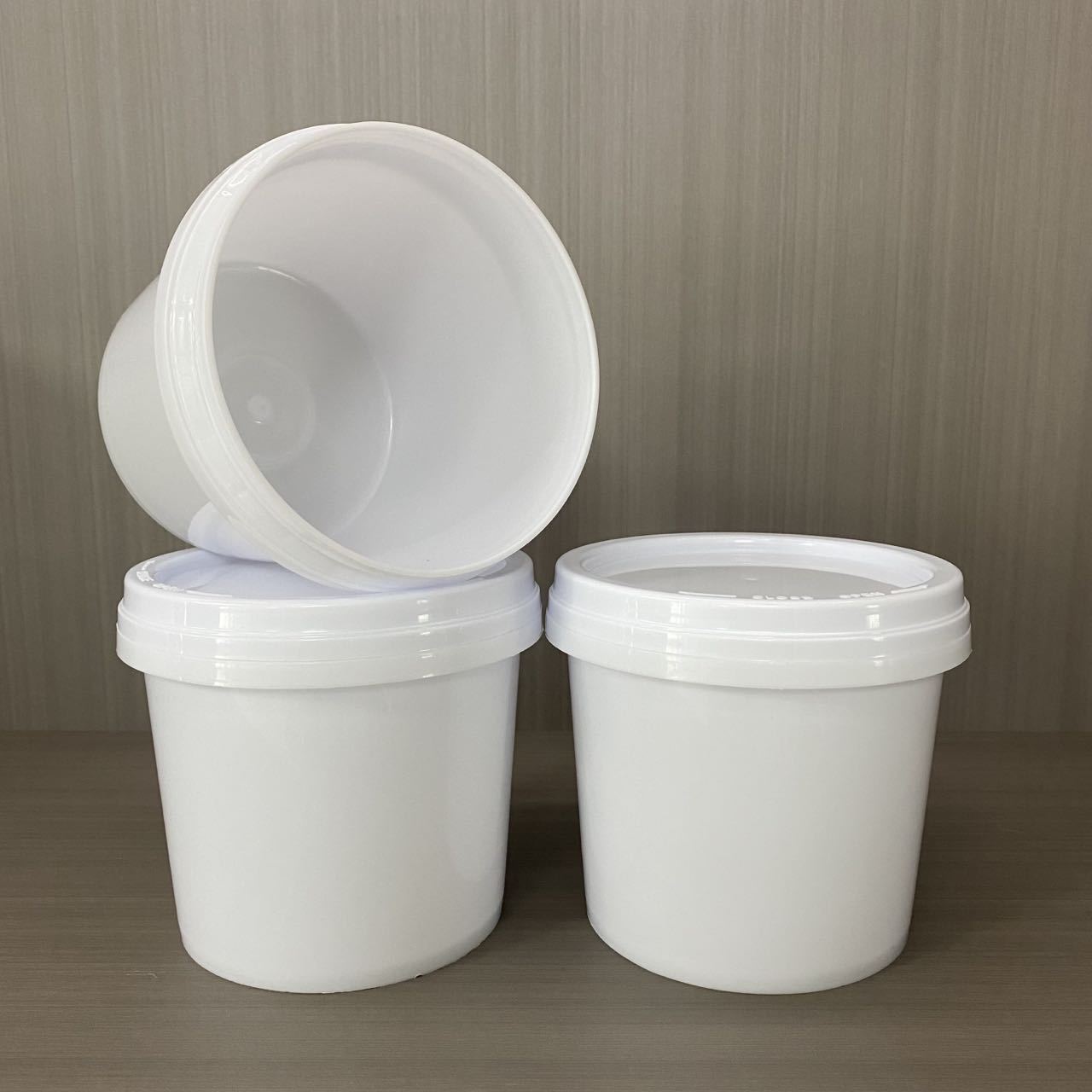 厂家直供1升塑料桶广口桶胶桶螺旋盖加厚款量大价优