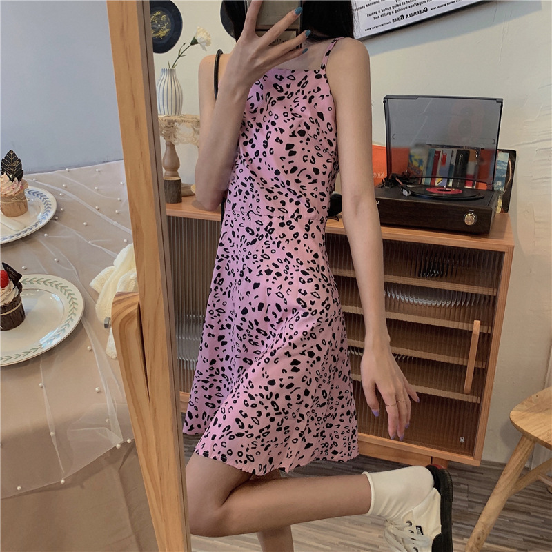 实拍实价 可爱粉色豹纹吊带裙后背显瘦垂感连衣裙女-阿里巴巴