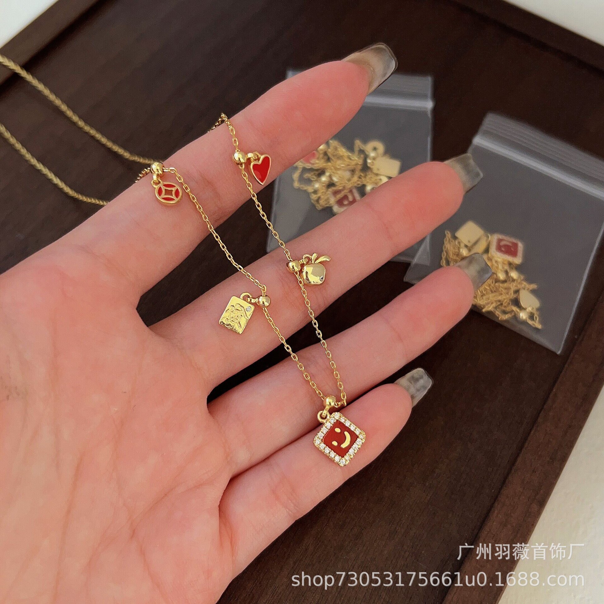 新款萌趣五福流苏笑脸项链轻奢新年礼钱途无量才貌双全锁骨链女