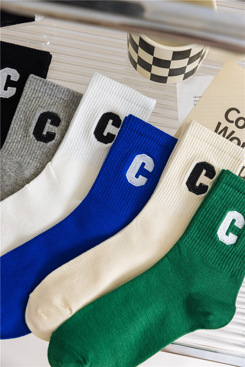 刺绣字母c女袜子春夏新款ins潮网红大c中筒袜日系外穿个性长筒袜
