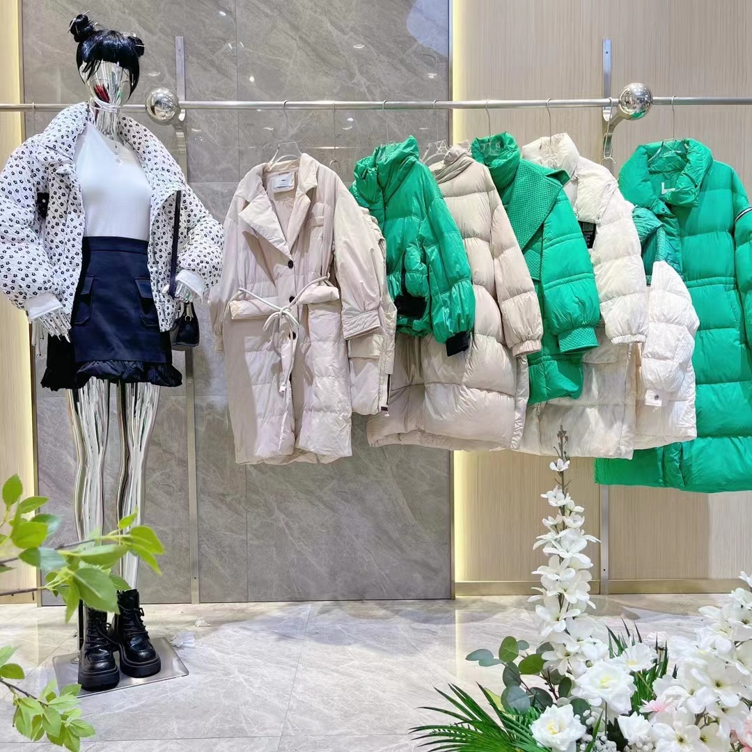 广州女装杂款包批发精品衣服专供女装直播间秒杀女冬装杂款维依冬