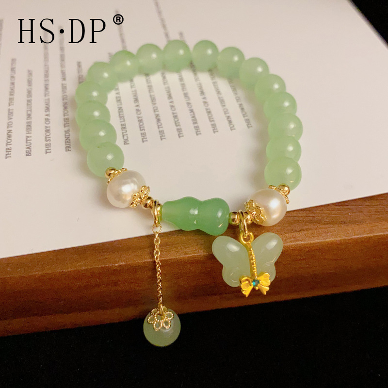 法式气质时尚小清新绿色葫芦蝴蝶珍珠手串复古轻奢设计感手链配饰
