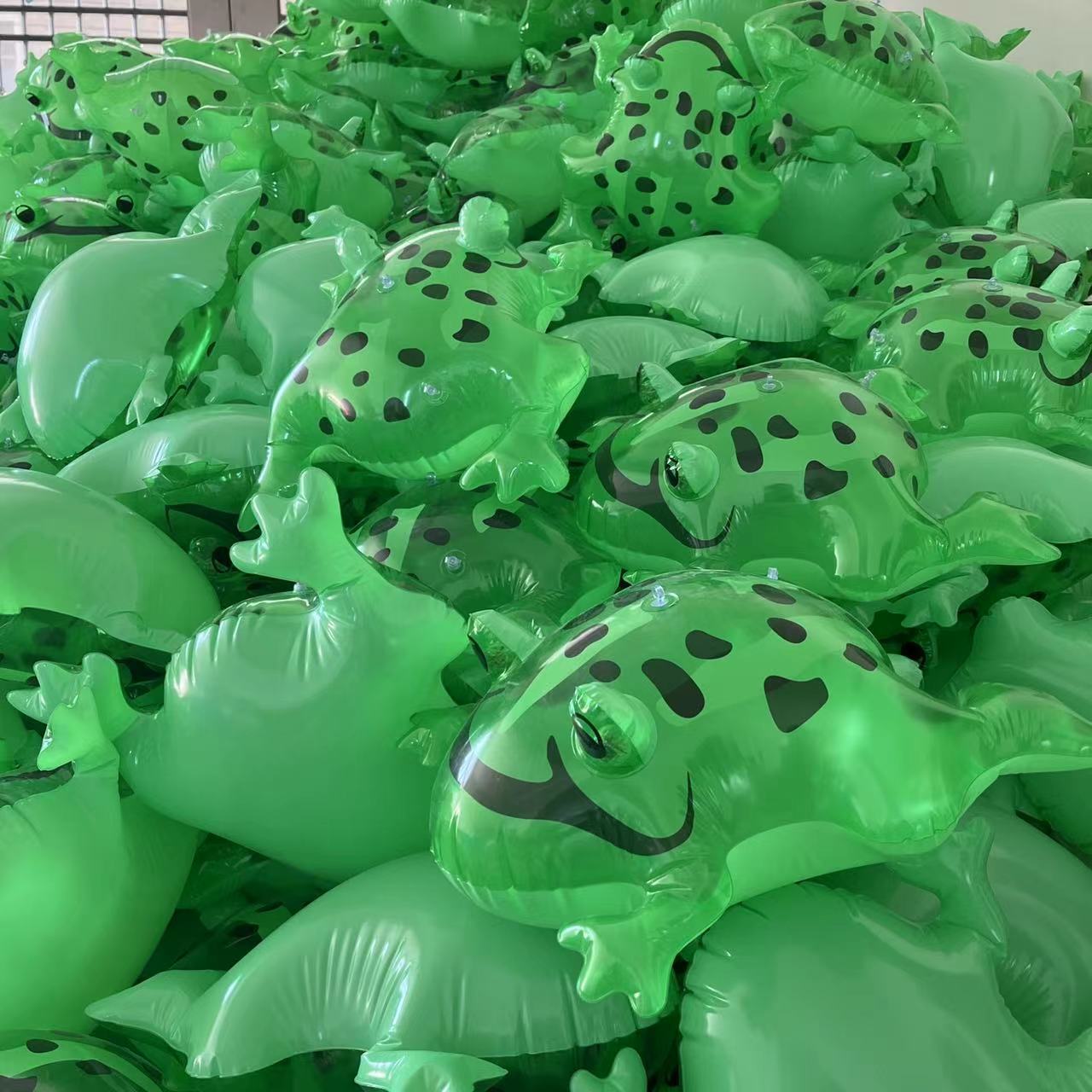 Cross-Border Hot Selling Inflatable Frog PVC Inflatable Cartoon Luminous Frog Children's Toy with Light Flash Drawstring Frog