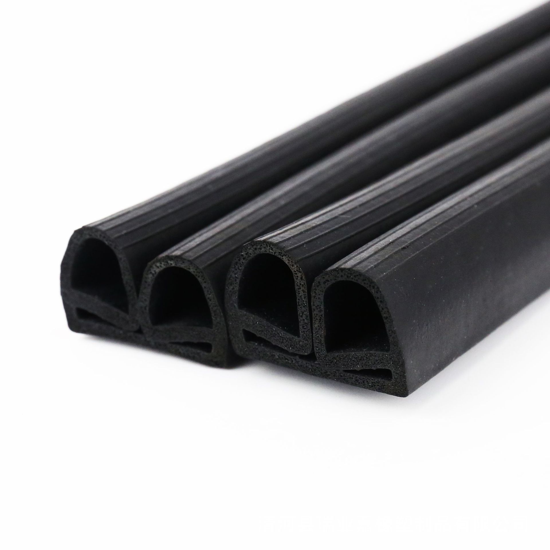 供应三元乙丙发泡橡胶条密封条 冷藏柜橡胶密封条 冷库门密封条