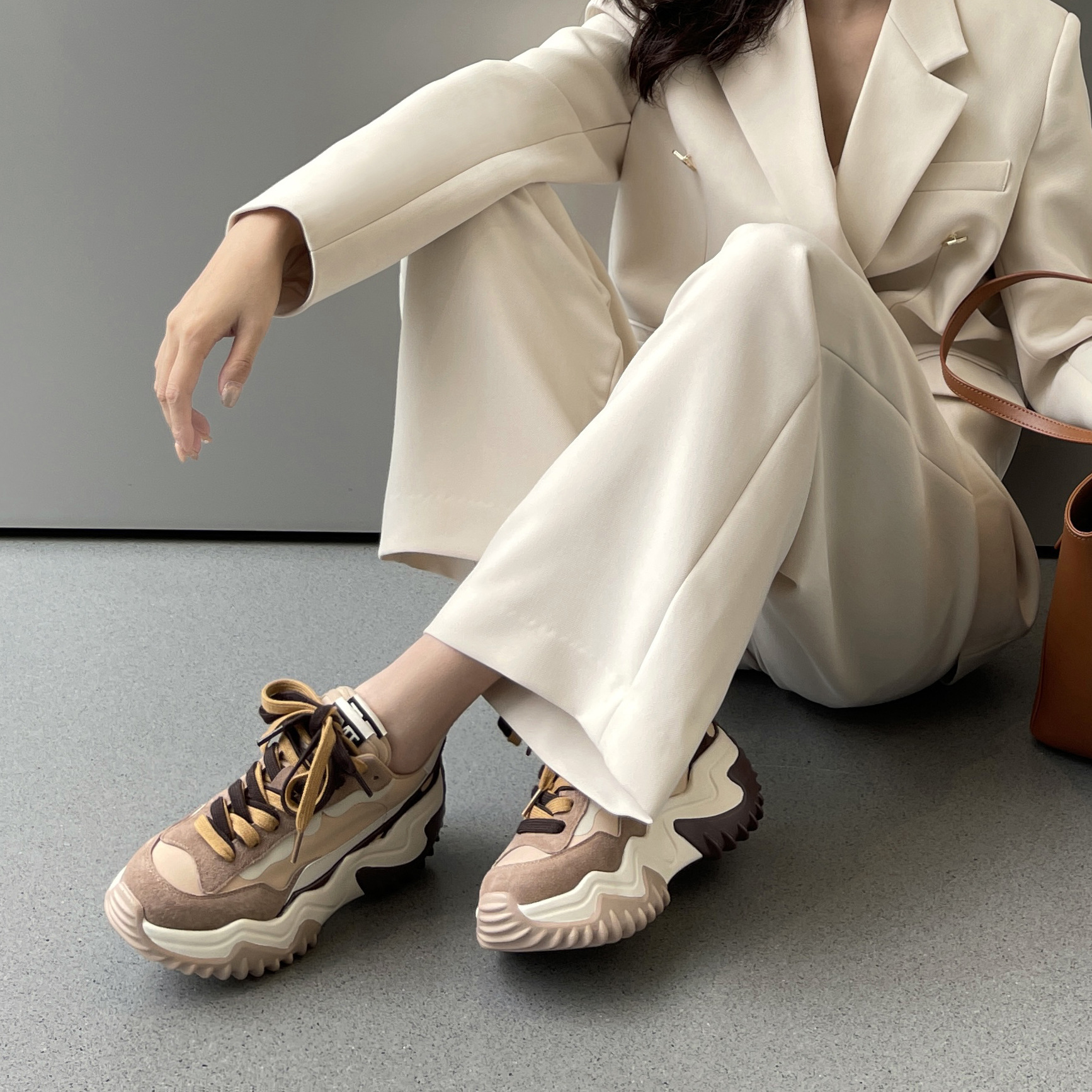 2022新款厚底增高老爹鞋女牛反绒圆头运动休闲鞋女百搭