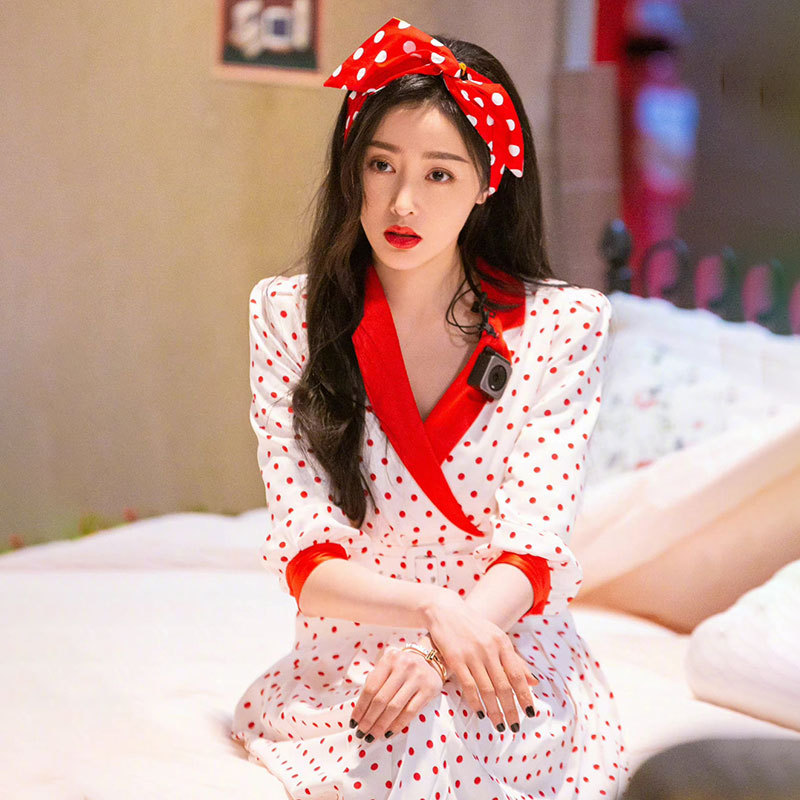 大侦探张天爱明星同款波点雪纺连衣裙女甜美泡泡袖收腰显瘦a字裙