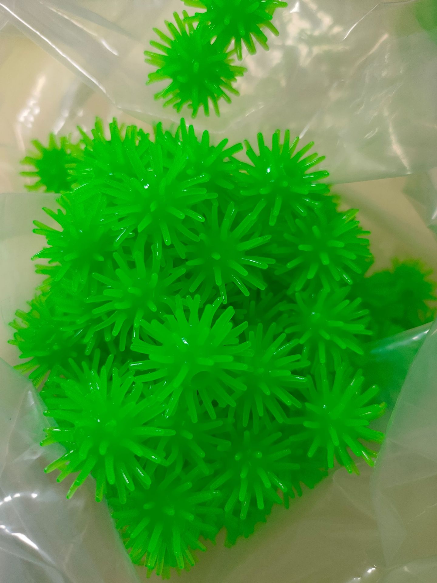 tpr小刺球,颜色靓丽多彩,可做玩具填充和diy制作.