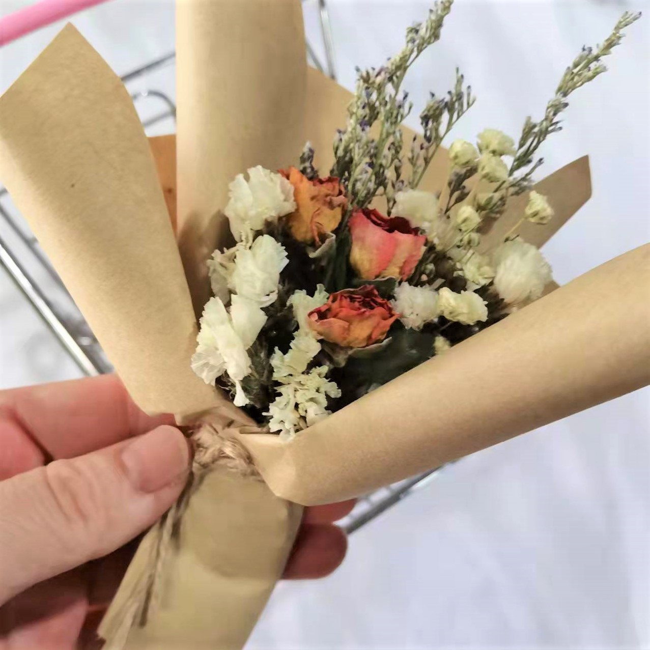 母亲节520复古牛皮纸干花玫瑰满天星小花束节日伴手礼盒搭配小花