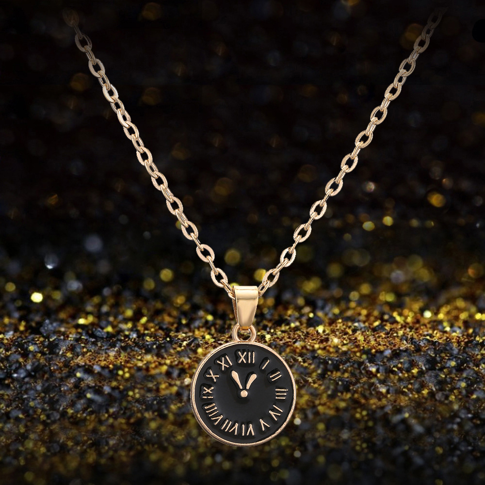 外贸亚马逊热销精致时钟锁骨项链女时尚镀金滴油钟表项链项饰现货