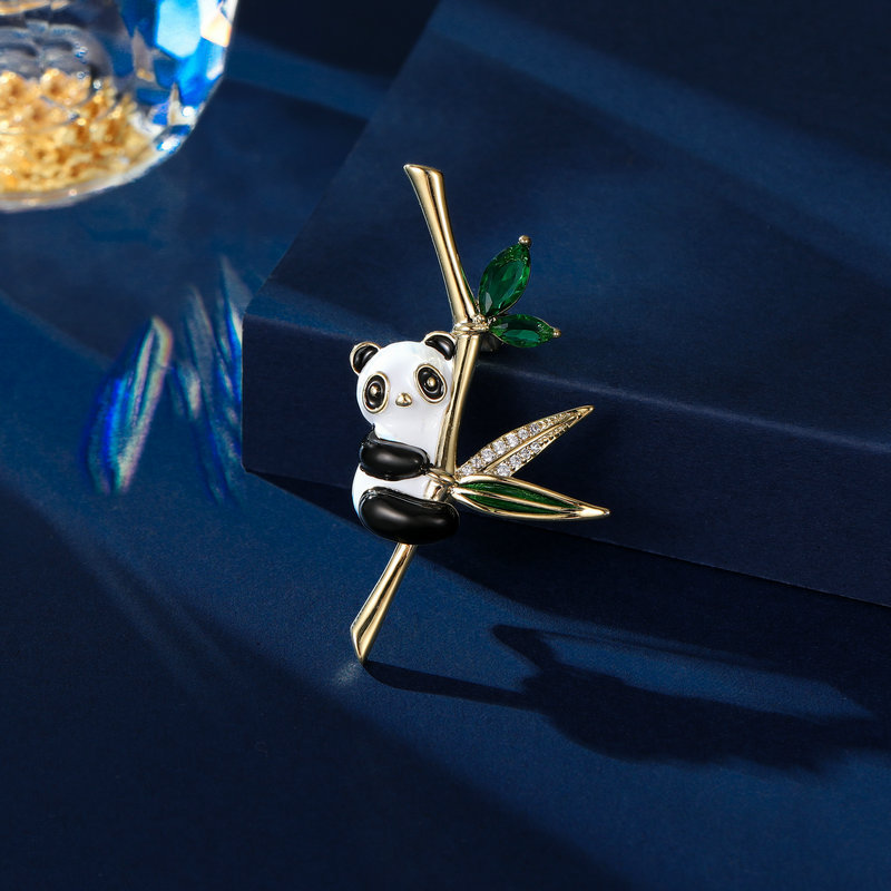 国潮中国风个性胸花女别针固定防走光设计感节节高升可爱熊猫胸针