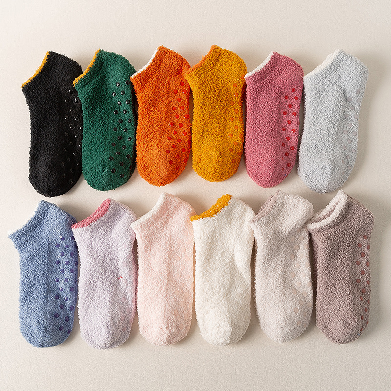 japanese coral fleece dispensing socks autumn and winter ladies‘ short room socks half velvet non-slip socks confinement socks wholesale