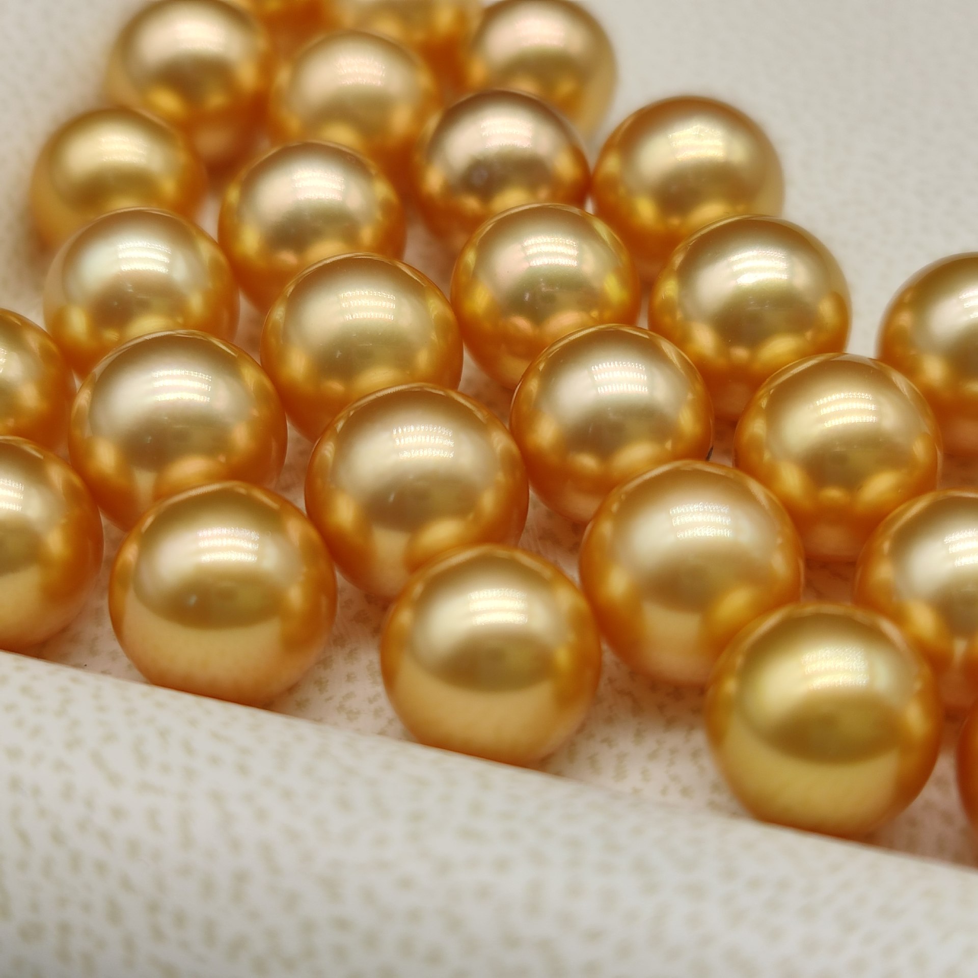9-10mm海水珍珠菲律宾南洋金珠浓金色 aaaa正圆亮光无暇