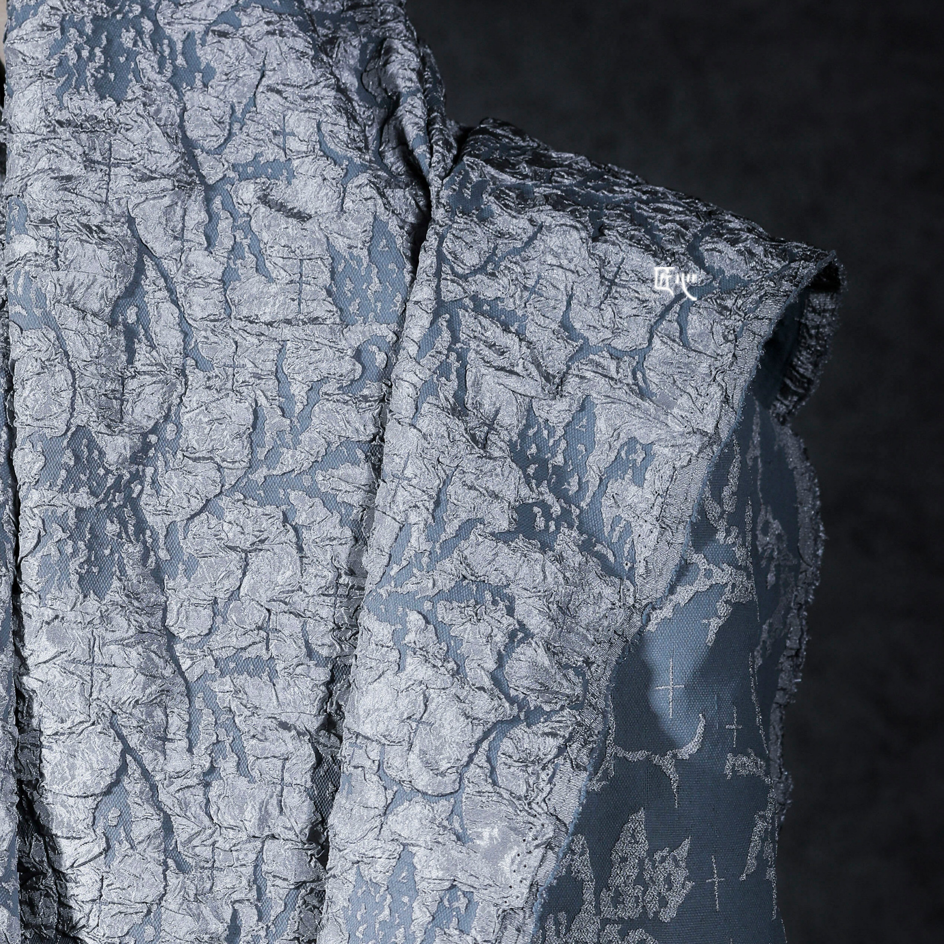 雾霾蓝礁石提花 立体肌理凹凸渐变布 西装裤裙创意服装设计师面料