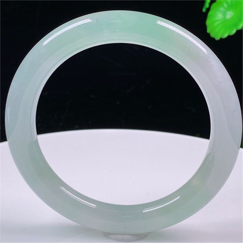 冰种翡翠玉手圆条镯缅甸天然玉石单色通透少女款飘绿冰糯种叮当镯