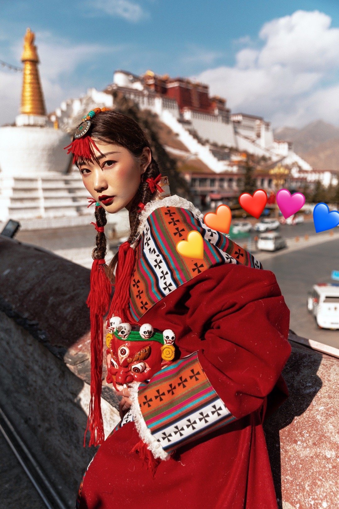 呢子红色藏袍西藏服女士毛边长袍氆氇包边网红旅拍装新款女装秋装