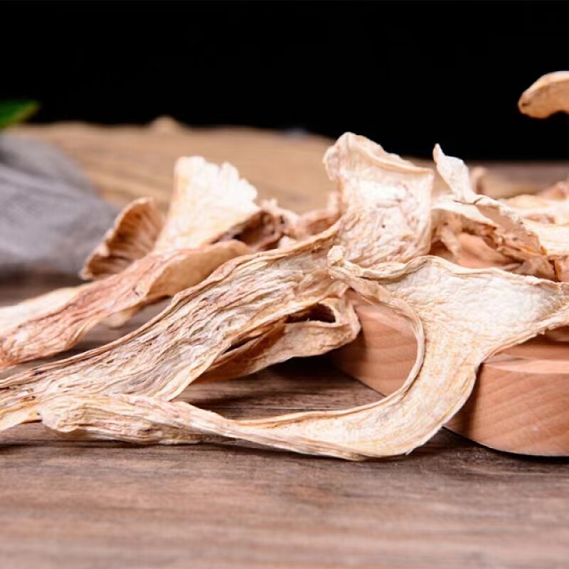 云南特产剥皮青杆菌雪山松茸食用青杆菌 青岗菌干片产地批发