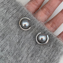 半圆形灰色珍珠925银针耳钉灰色括号精致弧度灰珍珠耳环女气质