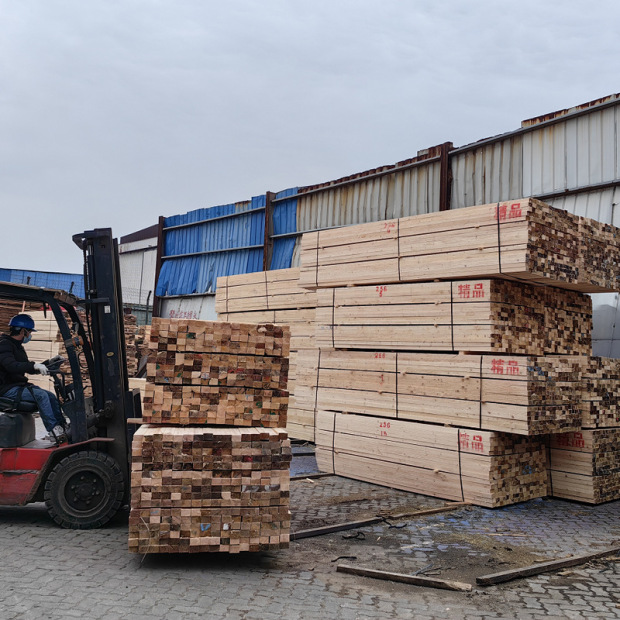 建筑工程工地木板材枕木垫木 支模跳板铁杉辐射松花旗松建筑木方