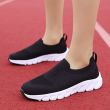 跨境大码妈妈鞋运动老北京布鞋软底一脚蹬女鞋舒适休闲懒人跑步鞋