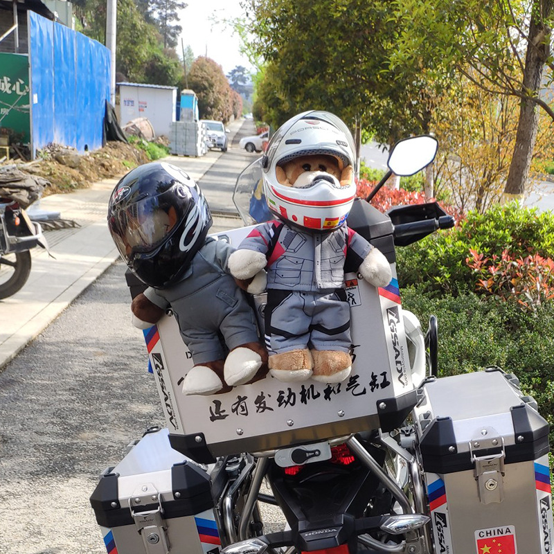 宝马赛车熊拉力熊毛绒娃娃机车摩托车尾箱装饰头盔熊摩旅公仔玩偶