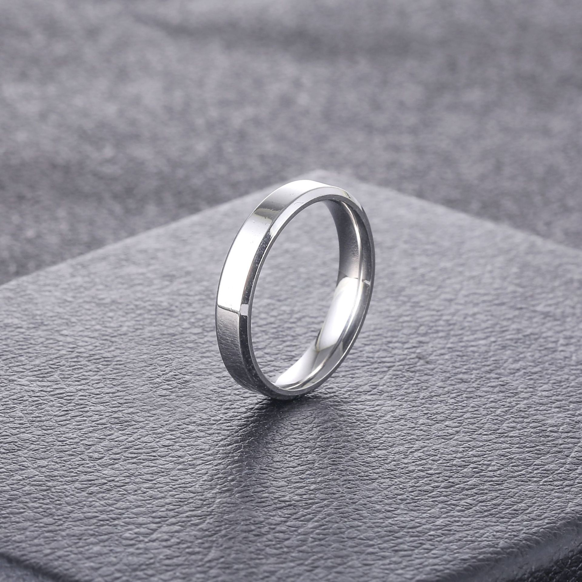 新款不锈钢戒指男士对戒情侣戒指一对饰品时尚钛钢指环男潮