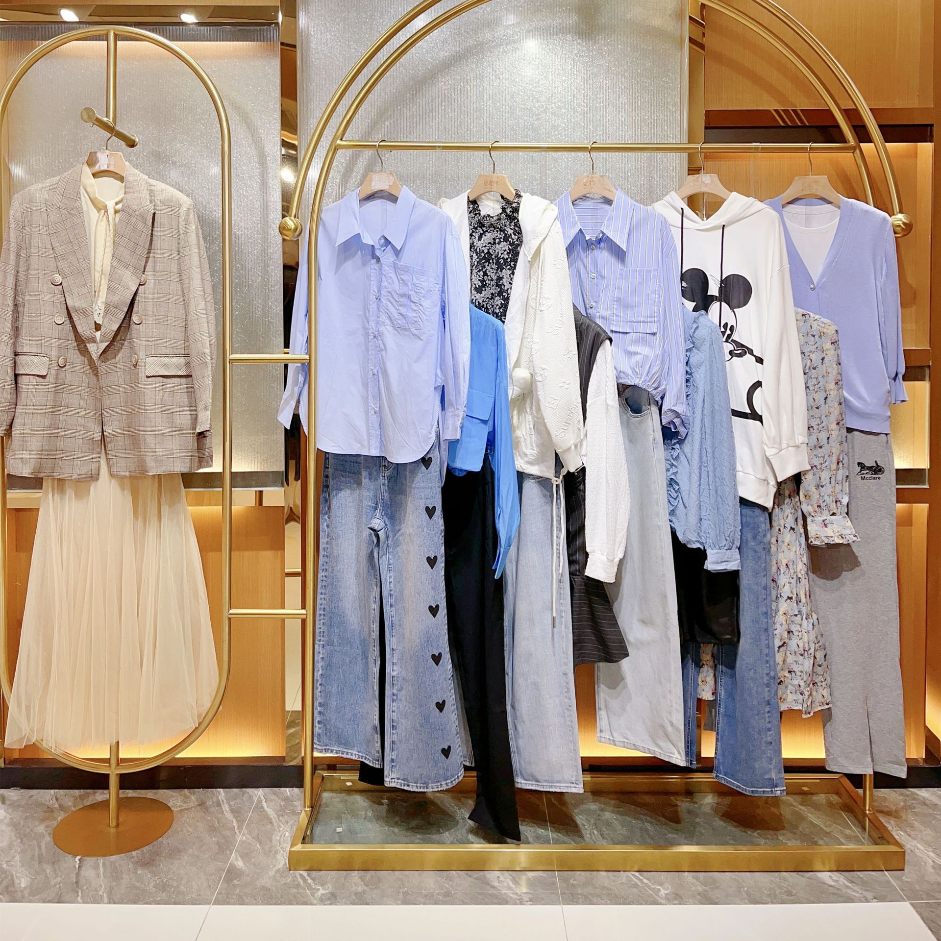 蔓诺蒂mcc2023品牌女装折扣杭州三标齐全撤柜女装尾货拿货货源