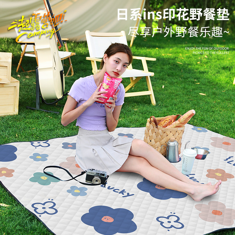 New Picnic Mat Outdoor Camping Picnic Cushion Park Spring Outing Moisture Proof Pad Waterproof Picnic Mat Picnic Mat Beach Camping Mat