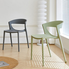 北欧家用椅子现代简约懒人塑料椅时尚网红书桌椅靠背餐椅洽谈椅子