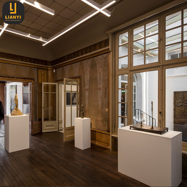 工厂定制博物馆展柜文物展览独立柜白色烤漆展台文物艺术品展示台