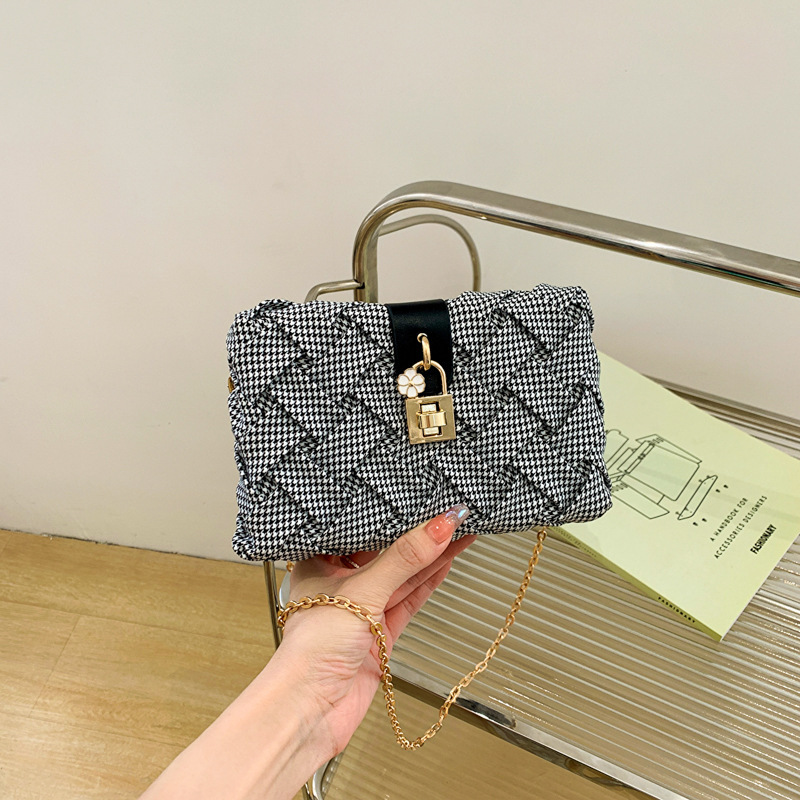 New Dinner Bag Women's Houndstooth Woven Box Bag Foreign Trade New Ladybags Popular Textured Chain Bag