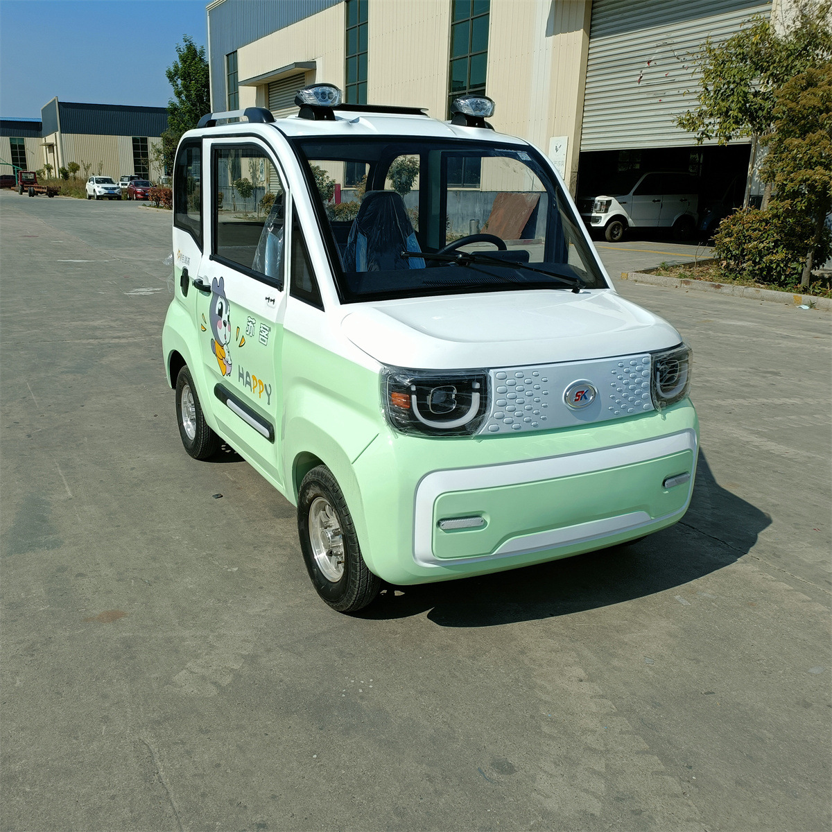 全封闭电动四轮车小型女士接送孩子电瓶车油电两用新能源家用汽车