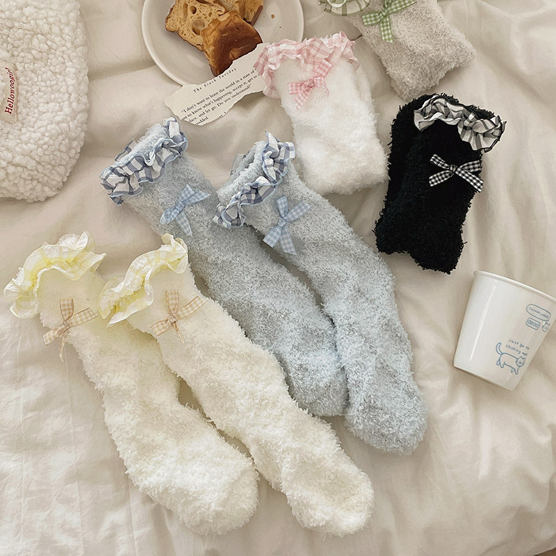 少女软萌珊瑚绒袜子女ins花边蝴蝶结中筒睡眠袜冬天保暖外穿女袜