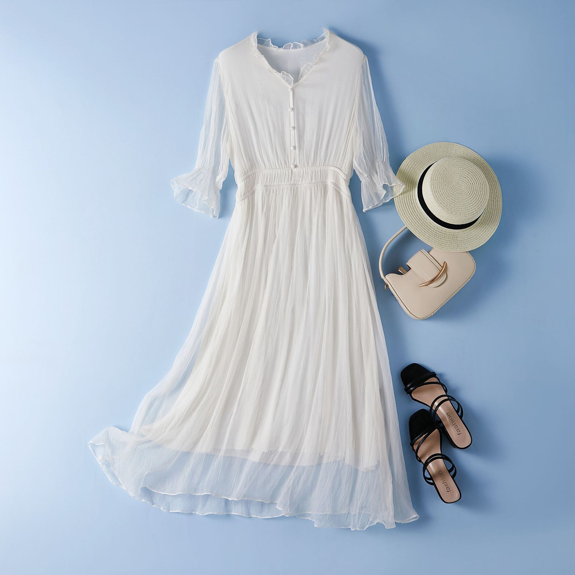 真丝连衣裙2021新款修身显瘦女夏气质v领浅色系木耳边纽扣裙子仙