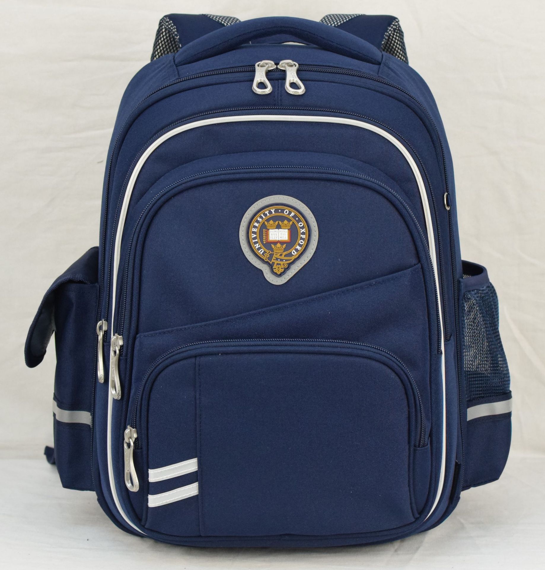 牛津大学书包学生三到六年级男生女生儿童背包轻便减负护脊双肩包
