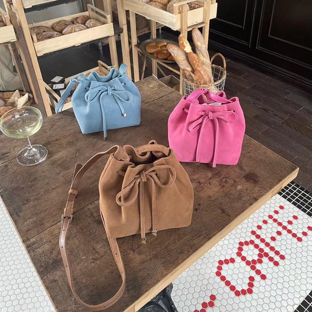 2024韩国新款头层牛皮小福袋简约大容量水桶包时尚百搭斜挎包包女