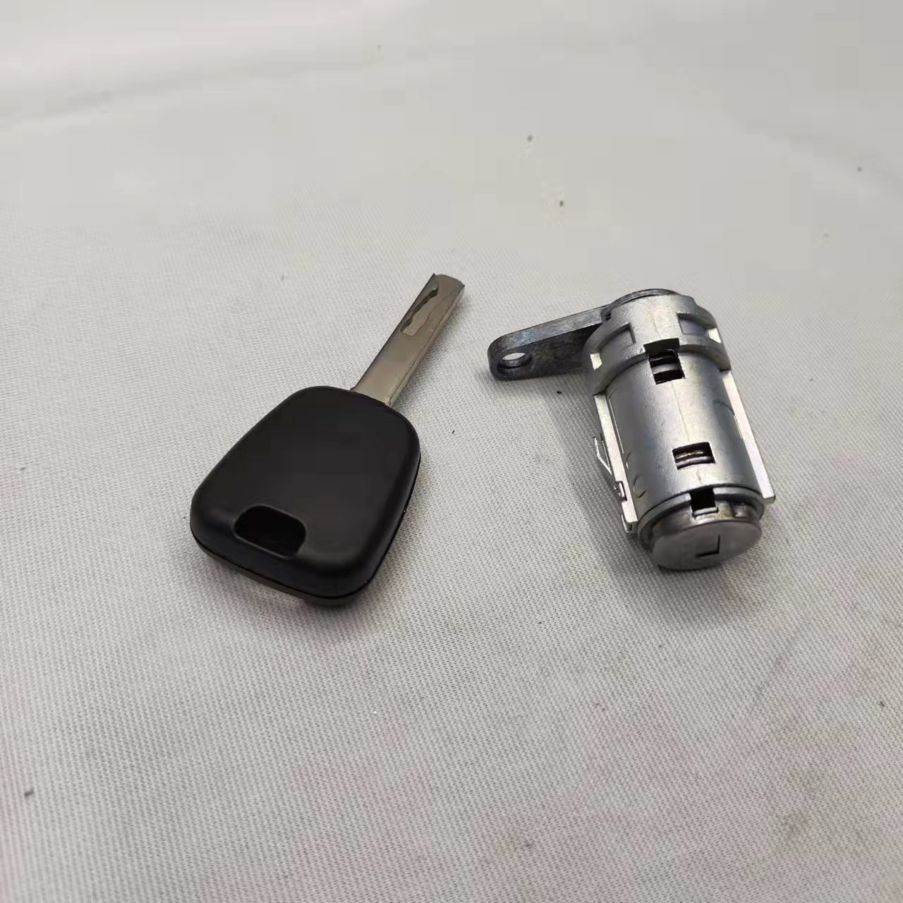 标致307门锁 全新带钥匙 标志门锁芯 汽车锁芯 配件定制加工