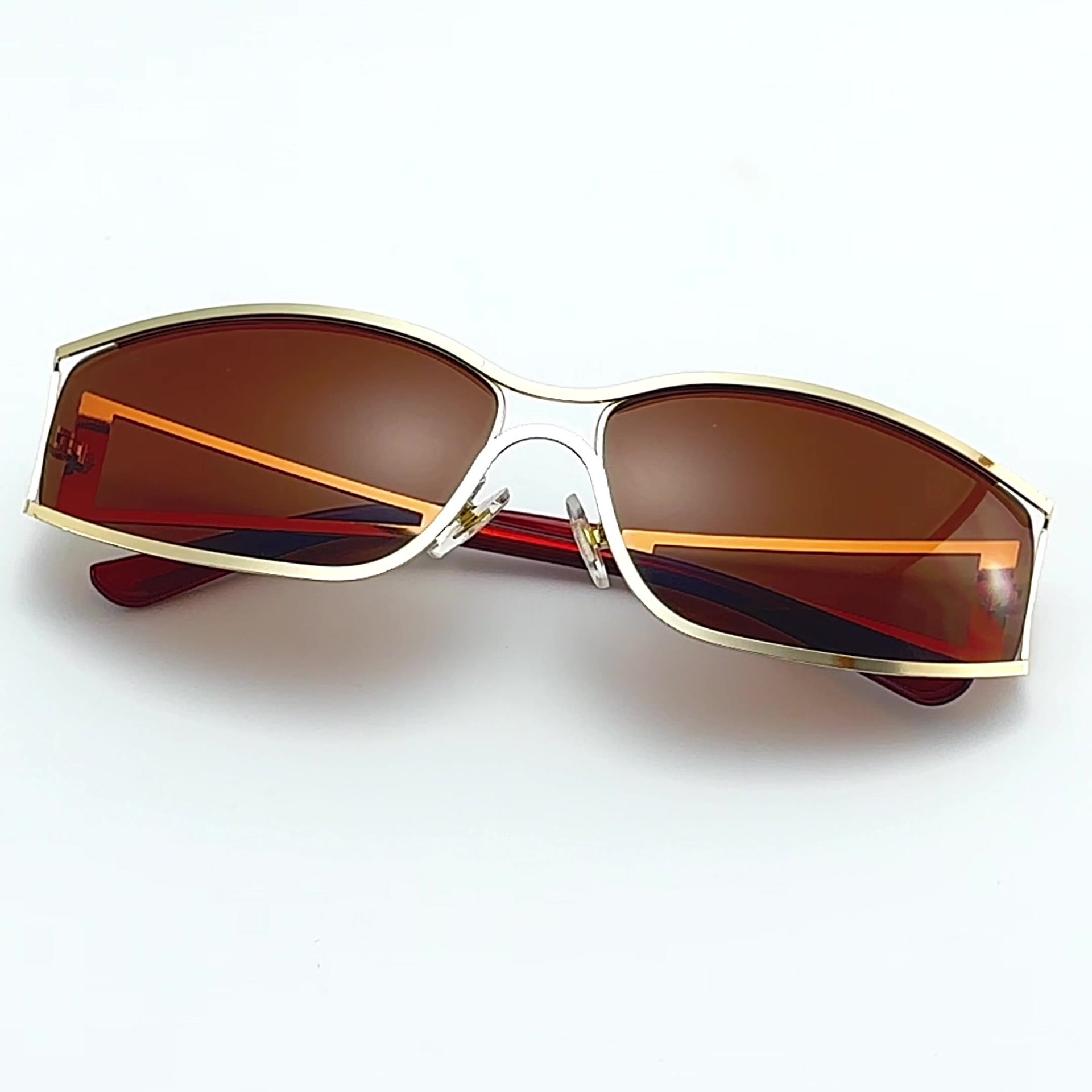 新款跨境欧美金属侧边镂空太阳镜街头小众拍照凹造型眼镜时尚墨镜