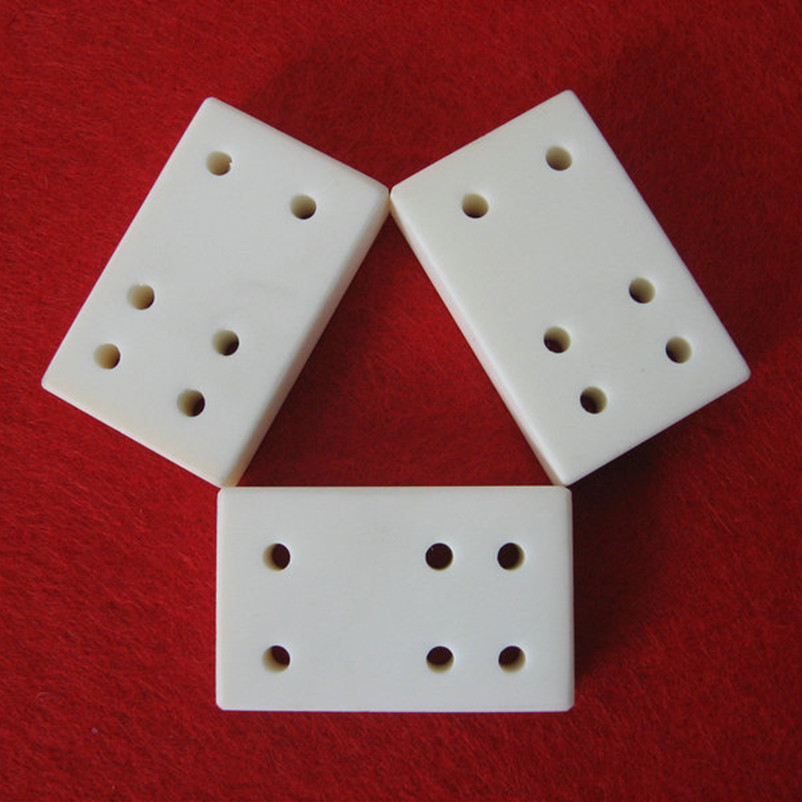 多孔氧化铝陶瓷板氧化铝绝缘件耐腐蚀氧化铝陶瓷绝缘子