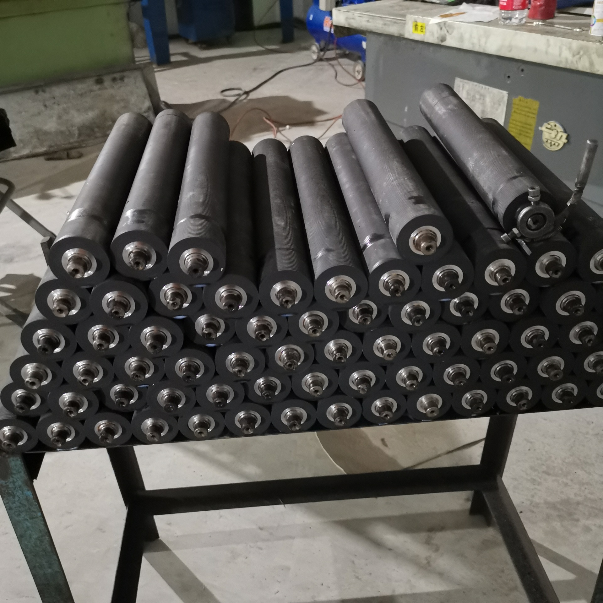 生产 聚氨酯胶辊供应切粒机压辊 聚氨酯压辊 橡胶辊 上压辊 压轮